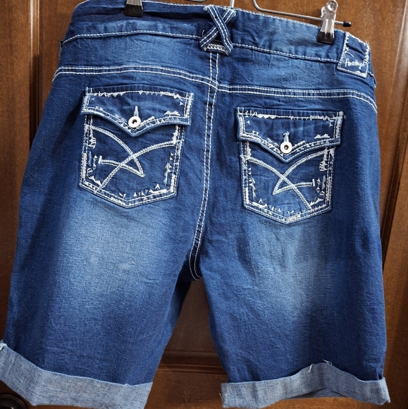 Amethyst Jean shorts size 16 - Picture 9 of 12